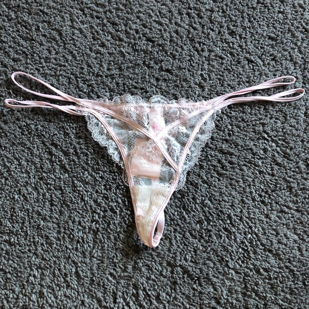 Victoria’s Secret V-String, Size M, New - Picture 2 of 8
